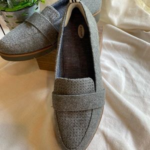 Dr. Scholl’s Gray wool/ felt wedge loafer Size: 9.5